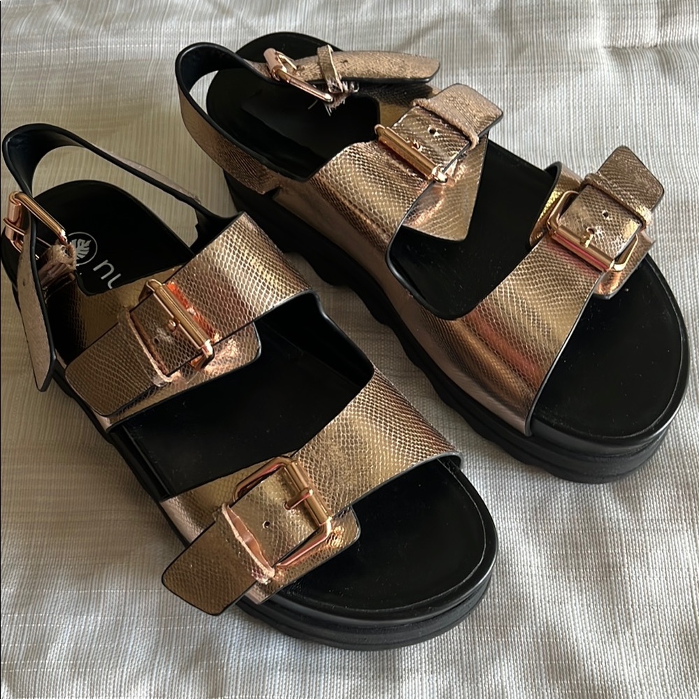 Women's Metallic Sandals